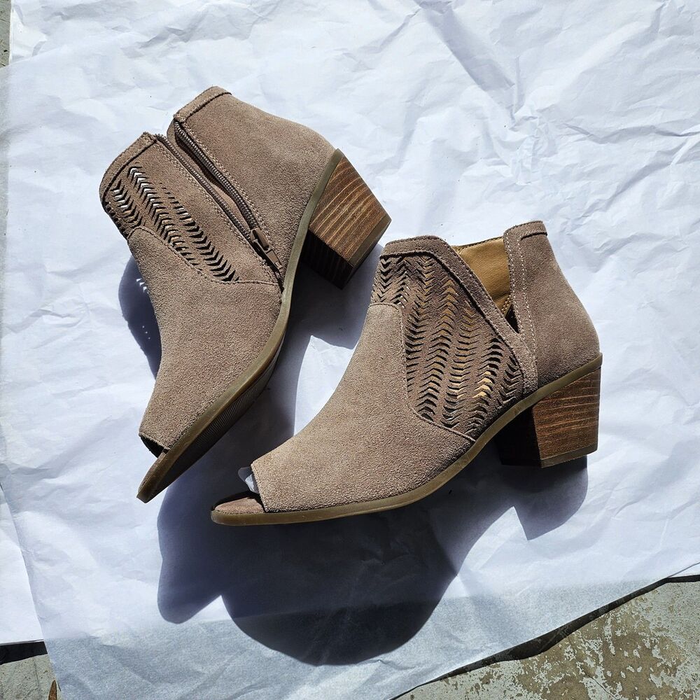 Lucky Brand Bahrie Suede Cutout Peep Toe Ankle Booties Taupe Boho Womens 7.5W